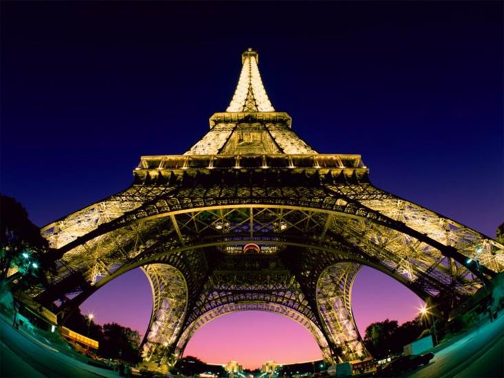 Tapety3D - ws_Eiffel_Tower_1024x768.jpg