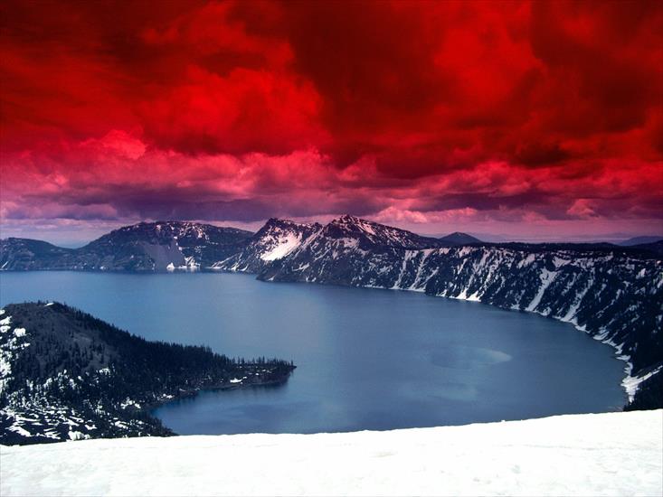 Tapety Krajobrazy Landcape - Scarlet-Skies_-Crater-Lake_-Oregon.jpg
